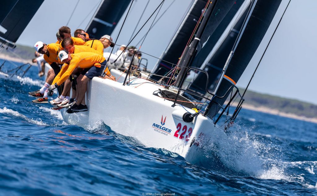 Melges-Argentario-Rally-racing-doubles-in-Cala-Galera